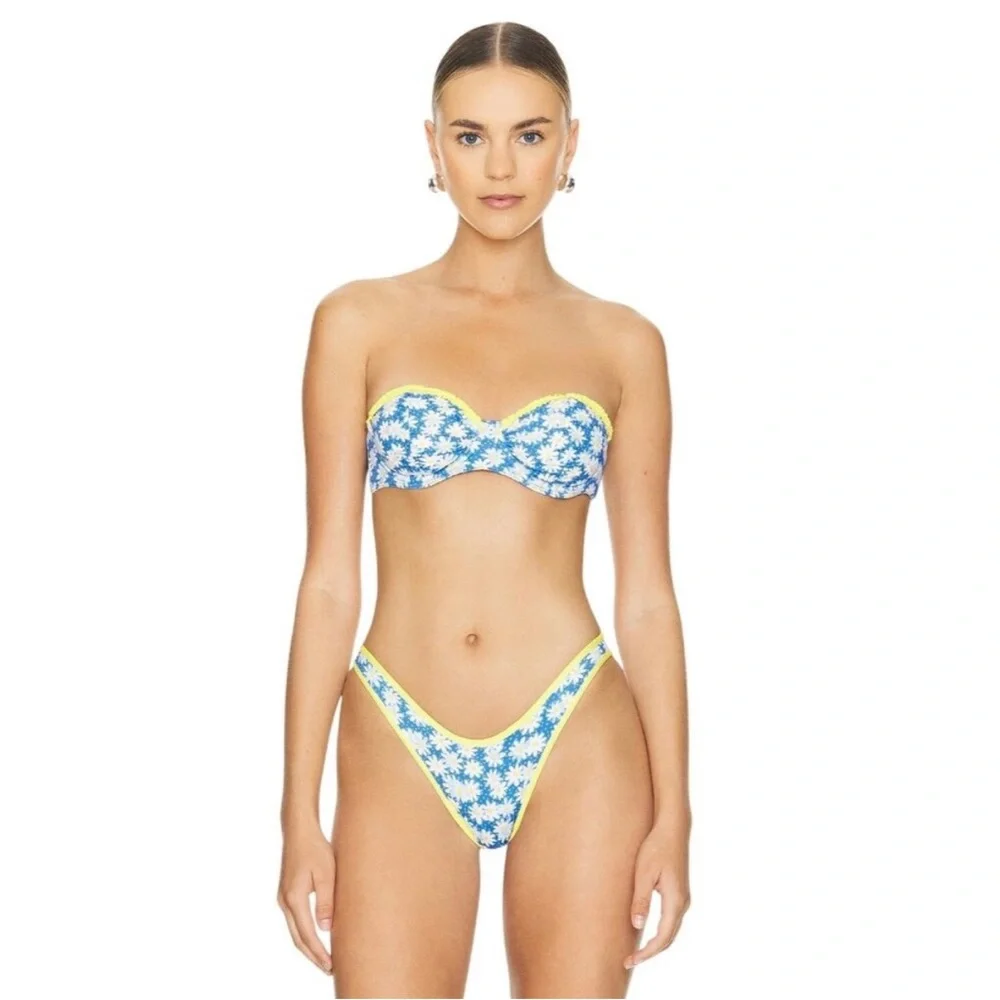 Frankies Bikinis Sweetwater Bikini Top in Blue Daisy Medium New Womens